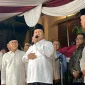 PENUH SEMANGAT: Calon presiden nomor urut 2, Prabowo Subianto memekikkan kalimat takbir bersama elite partai koalisi di kediaman Jalan Kertanegara, Jakarta Selatan, Rabu malam (20/3/2024). (Ist/TELITI) 