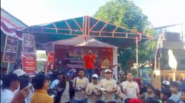 MERIAH: PPK dan PPS wilayah Kecamatan Galis melepas merpati guna memulai gelar sosialisasi Pilkada Serentak 2024 melalui event Jalan Jalan Sehat (JJS), Minggu (25/08). (Ist/TELITI) 