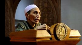 Pengasuh Pondok Pesantren Nurul Jadid Paiton, Probolinggo  KH. Moh. Zuhri Zaini saat memberikan sambutan pada acara peringatan maulid Nabi Muhammad SAW 1446 di Masjid Jami' Nurul Jadid