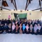 FOTO BERSAMA: Kader Himpunan Mahasiswa Islam (HMI) Komisariat Lancaran abadikan momen usai acara bedah buku tentang perempuan. (Istimewa/TELITI) 