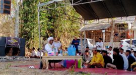 CERAMAH: Habib Abdul Qodir Ba'abud sedang memberikan ceramah pada Haul Buju' Talang di Desa/Kecamatan Guluk-Guluk, Sumenep. Senin (14/10)