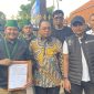 SEPAHAM: Ketua Umum Badko HMI Jawa Timur, M Yusfan Firdaus didampingi Perwakilan Pemprov Jatim saat Aksi Jihad Demokrasi, di depan Mapolda Jatim dan Gedung Grahadi Surabaya, Rabu (13/11). (Istimewa/Teliti) 